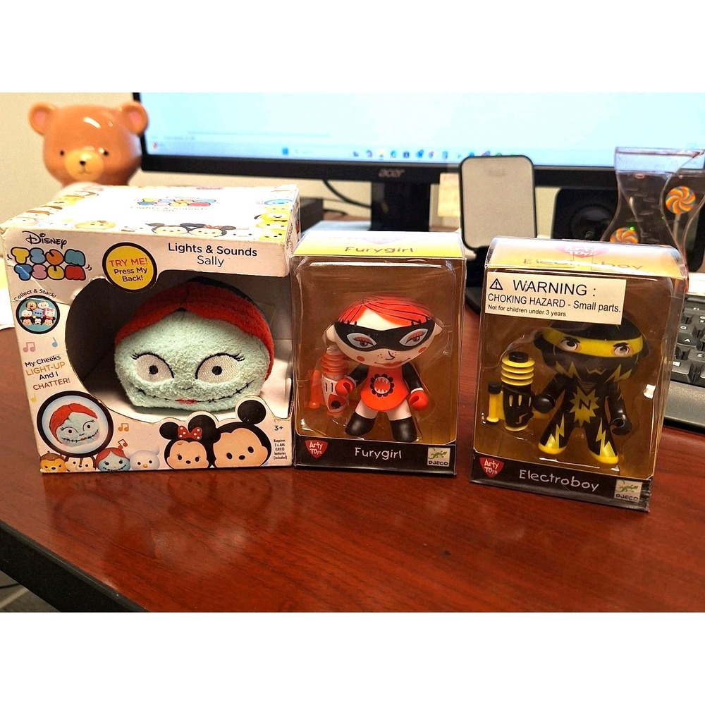 Disney‎ Tsum Tsum Sally Lights & Sounds + Arty Toys Furygirl & Electroboy Figure